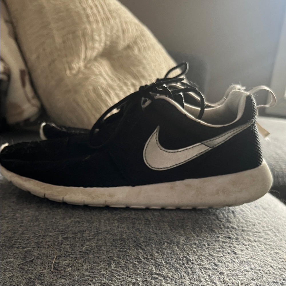 Nike Roshe Sneakers